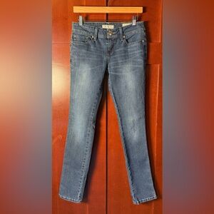 Guess Women's Medium Rise “Sarah Fit” Skinny Jeans Size 28